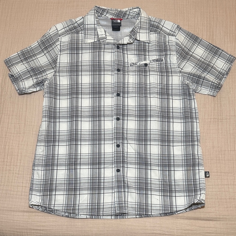 The North Face Men’s Short-Sleeve Plaid Button-Up — White & Gray